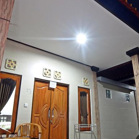 Pondok Wisata Widi Нуса-Лембонган Экстерьер фото